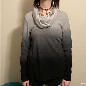 Women’s L Black & Gray Fleece sweater